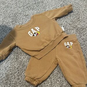 GAP Kids Tan Sweatshirt and Joggers Set
